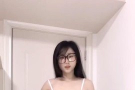 快手 一只白咩咩 裸舞福利、内衣骚舞13V