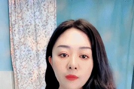 【妃妃宝贝】超级巨乳少妇 捧起双乳吸舔咬自慰乳交 2V